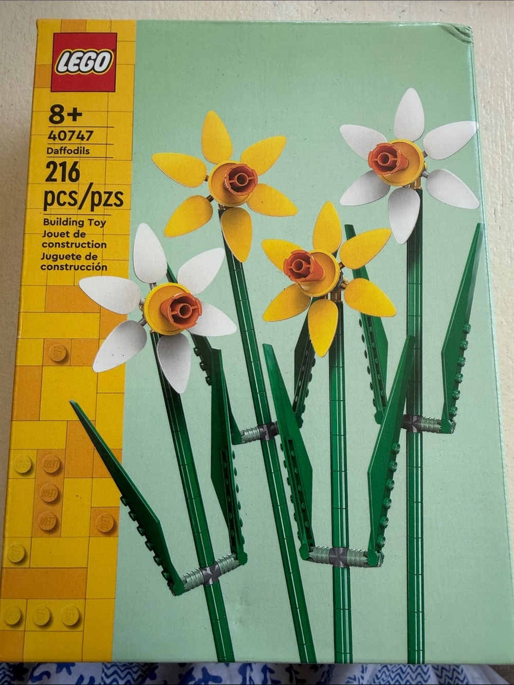 Lego Daffodils Flower Set in Yellow, White & Green
